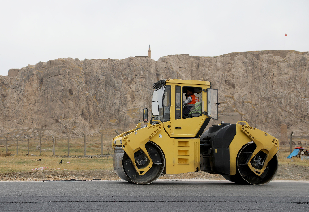 Eski Kale Yolunda Asfaltlama Çalışması - Kare 4