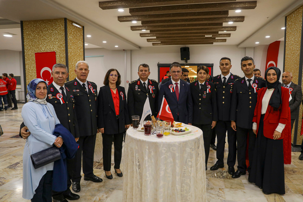 Van'da Cumhuriyet Bayramı Resepsiyonu - Kare 9