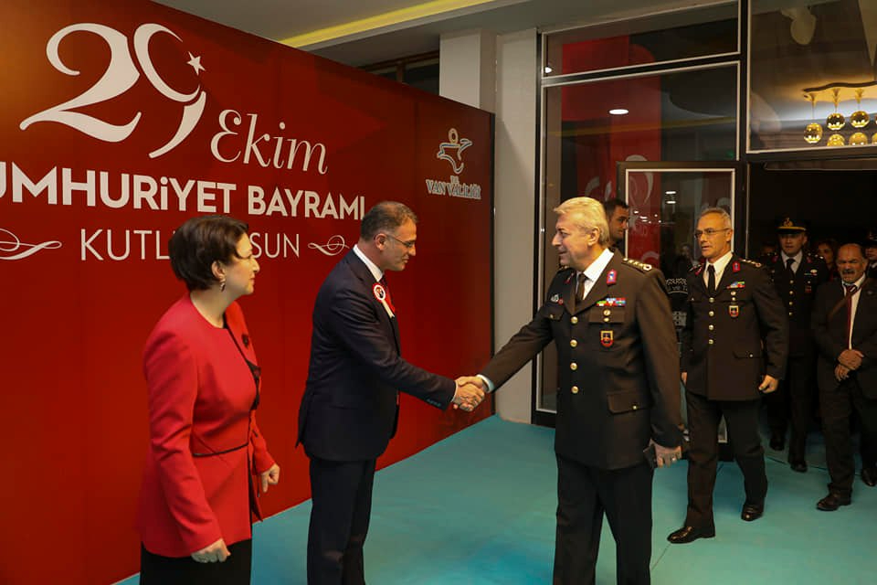 Van'da Cumhuriyet Bayramı Resepsiyonu - Kare 10
