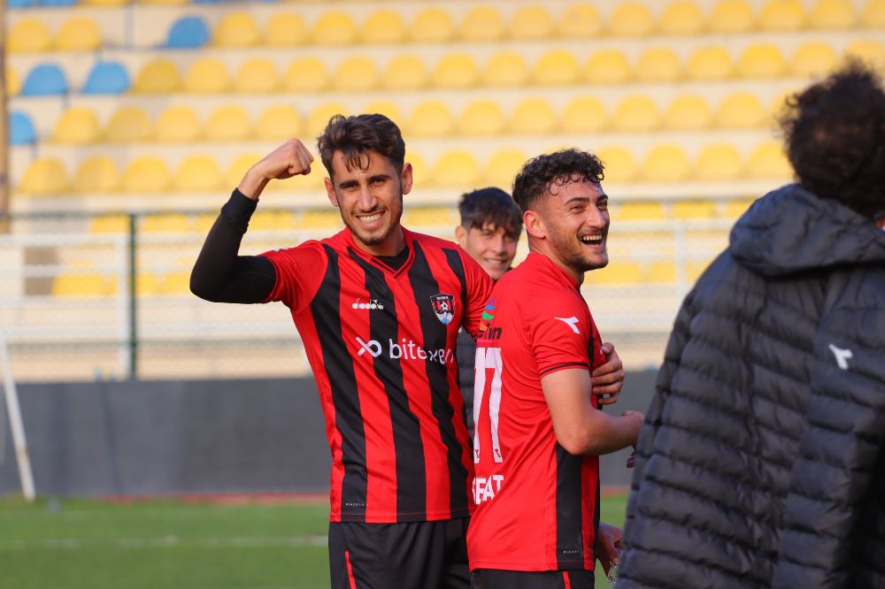 Vanspor Lider Bucaspor'u Devirdi! - Kare 4