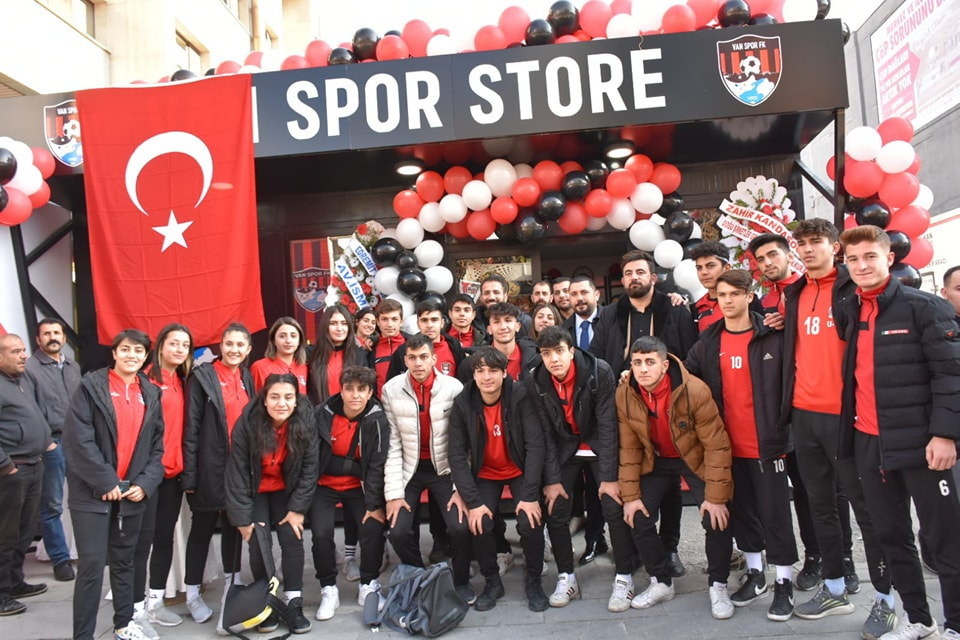 Vanspor Store mağazası açıldı! - Kare 2