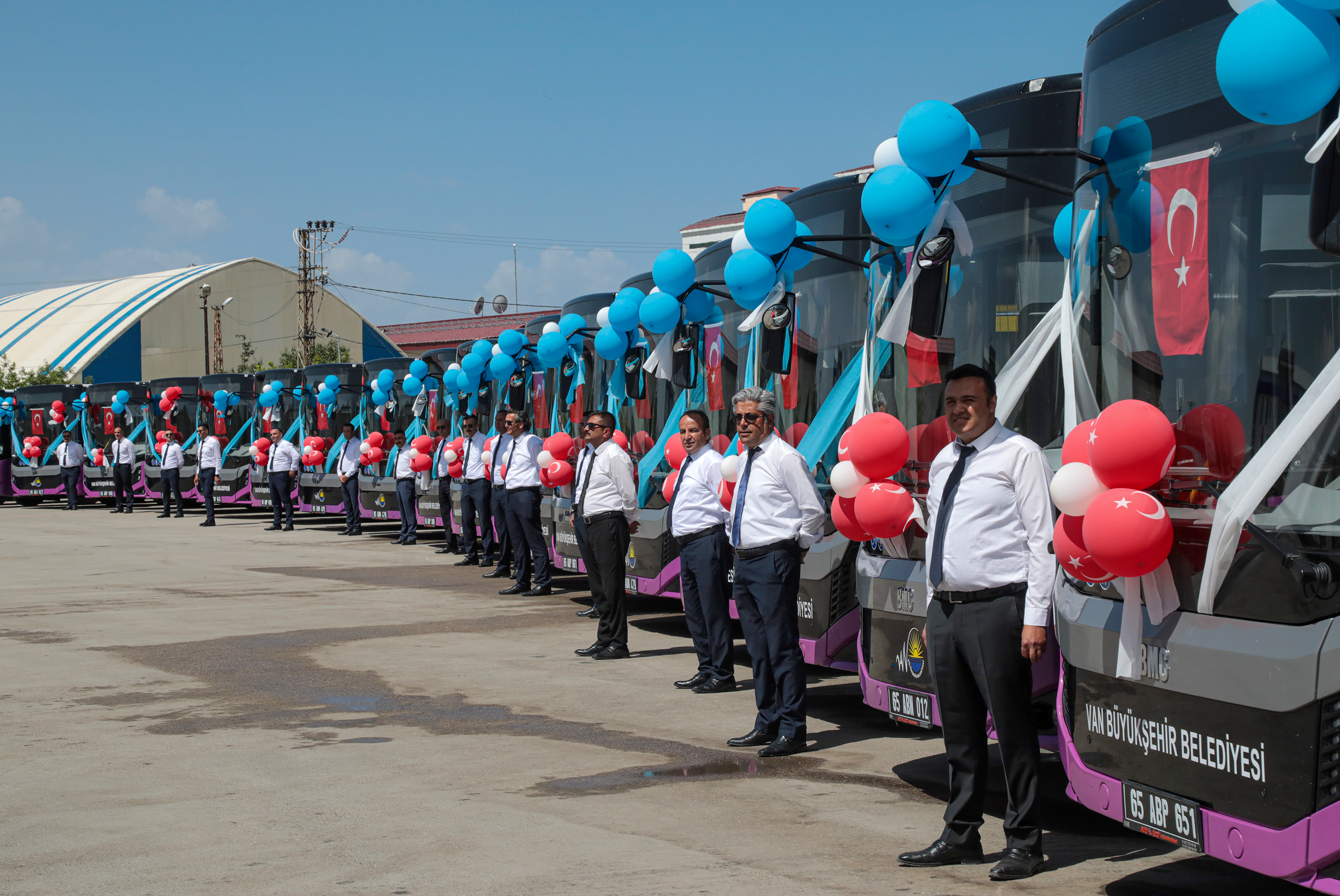 Van'a 27 Yeni Halk Otobüsü - Kare 8