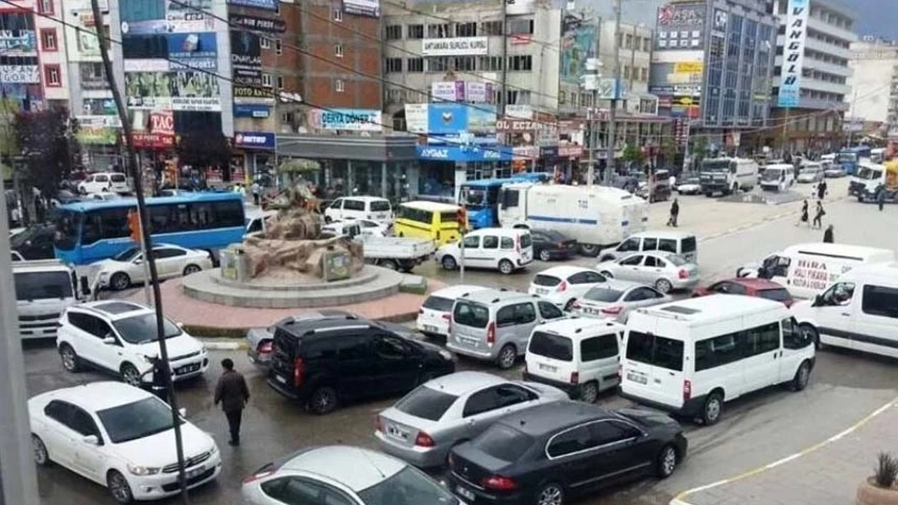 Van'da trafiğe kayıtlı ne kadar araç var? İşte Rakamlar