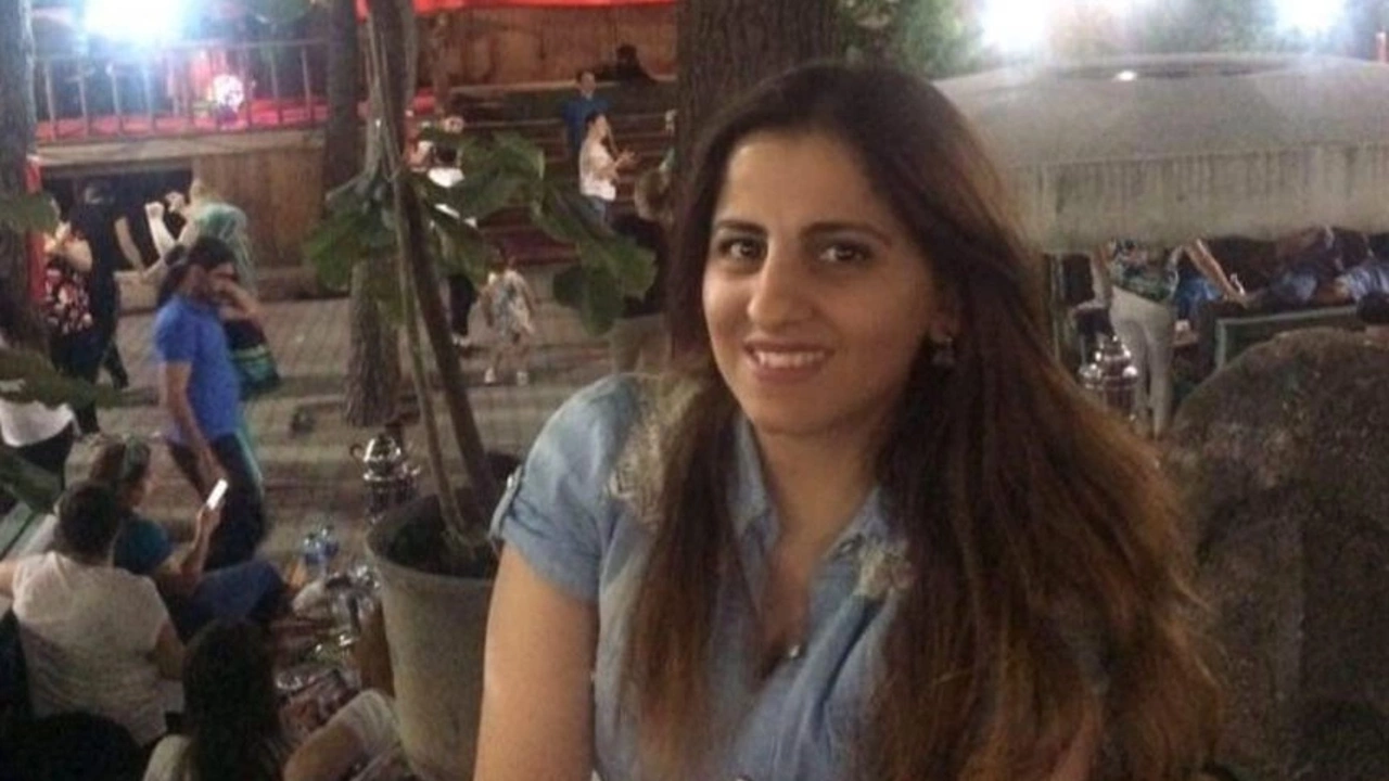 Van'da Trafik Kazası! Hemşire Ayser Büyükyıldız Hayatını Kaybetti