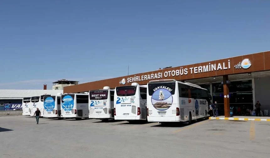 Van'da Bayram Öncesi Uçak ve Otobüs Biletleri Cep Yakıyor