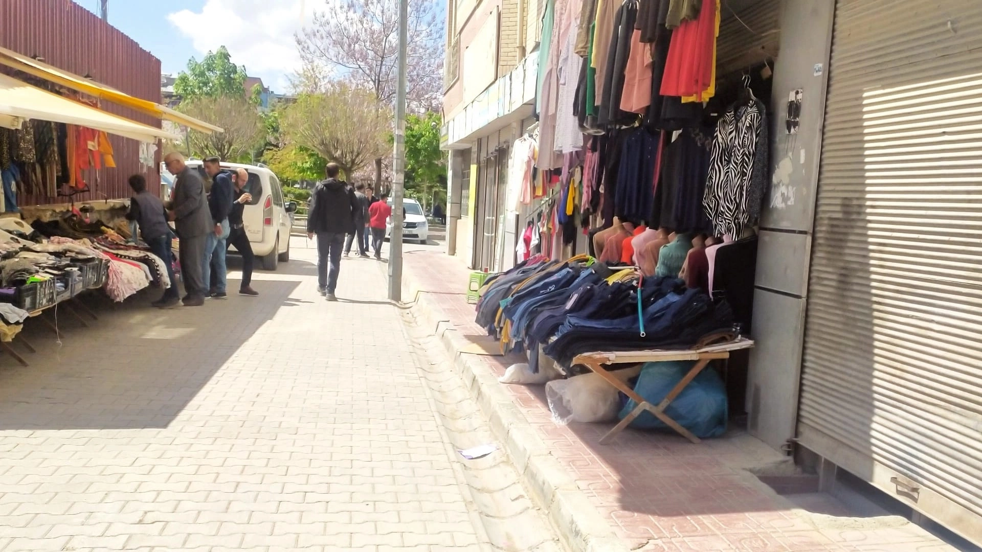 Van'da Kaldırım İşgali Eziyeti!