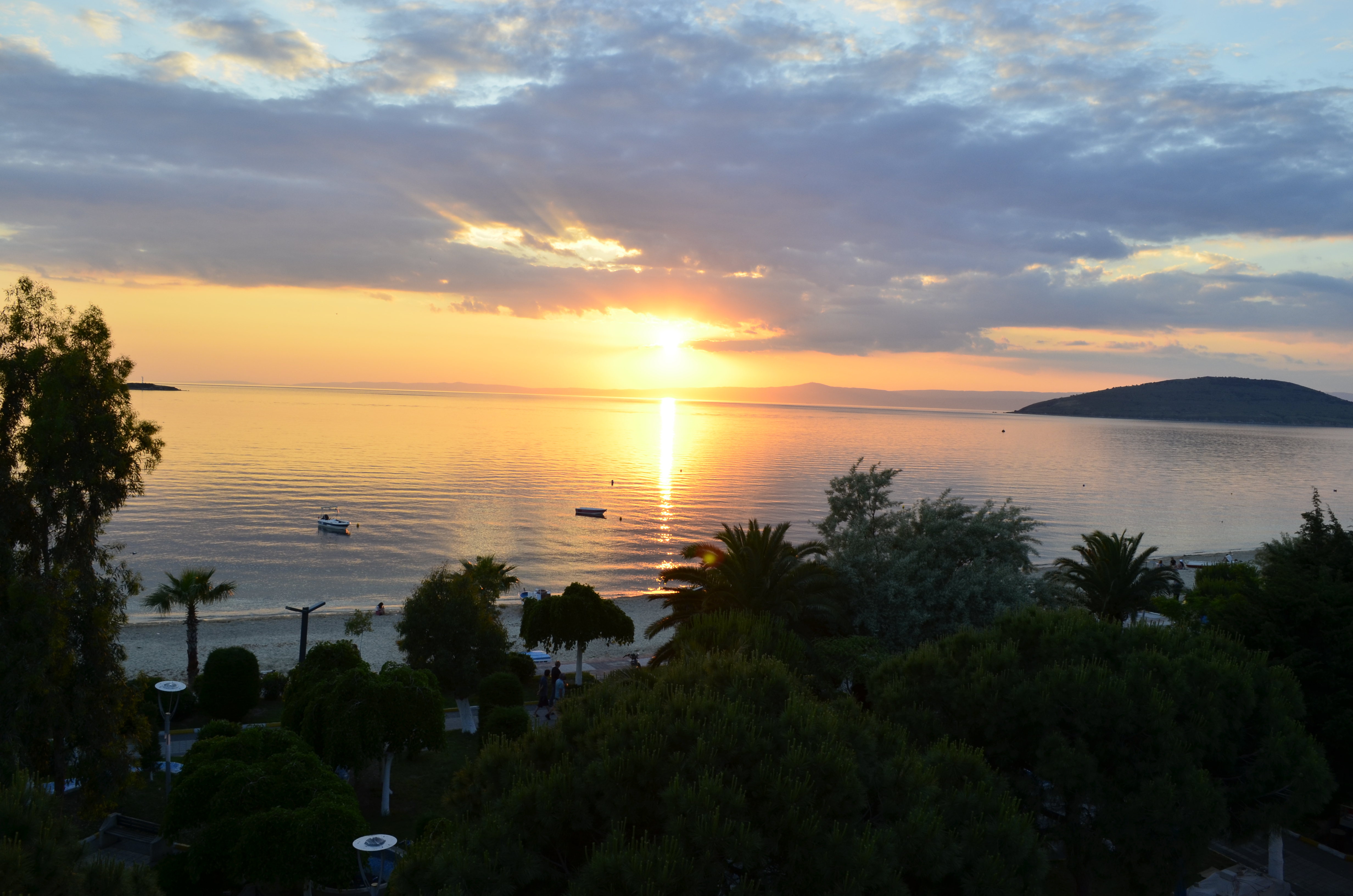Avşa Adası Nerede, Tarihi ve Konaklama Hizmetleri