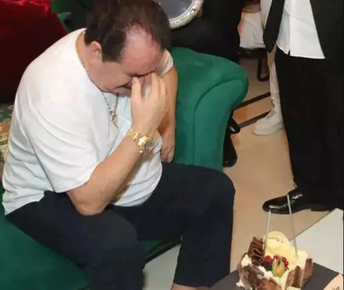 Çok şaşıran Tatlıses, hüngür hüngür ağladı