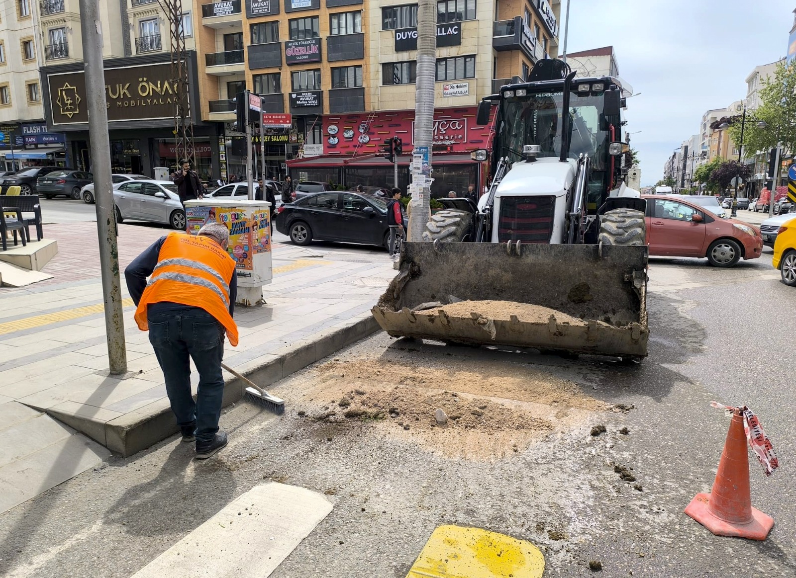Van'da yol yapım çalışmaları aralıksız devam ediyor