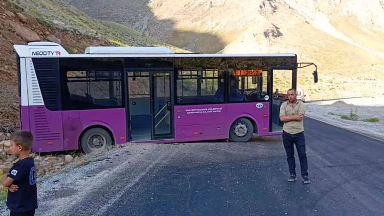 ''Mor otobüsler Bahçesaray yoluna uygun değil''