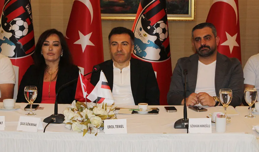 Vanspor'un yeni yönetimi basınla bir araya geldi