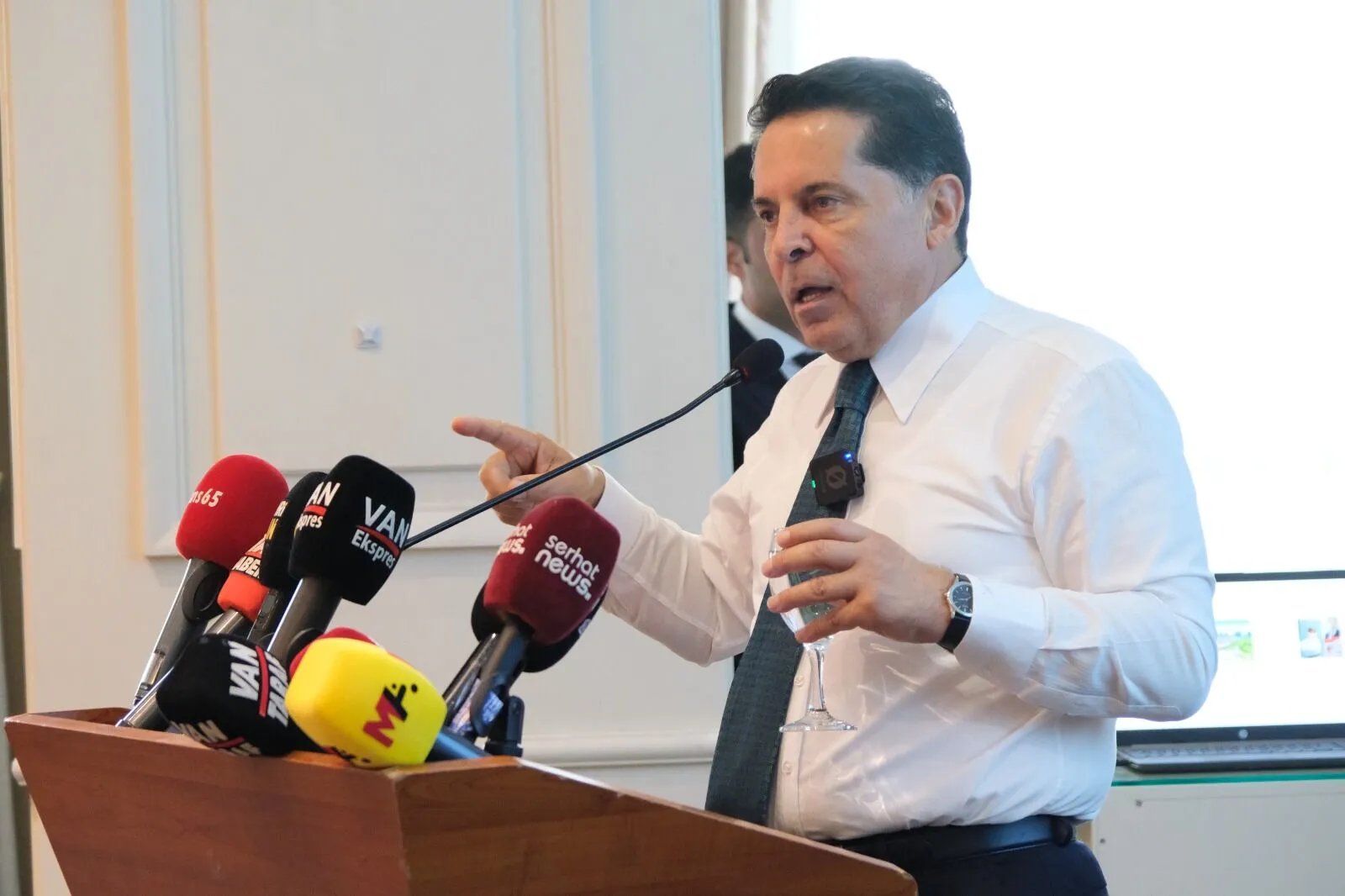 Esenyurt Belediye Başkanı Ahmet Özer; İstanbul ile Van arasında köprü kurma niyetindeyiz