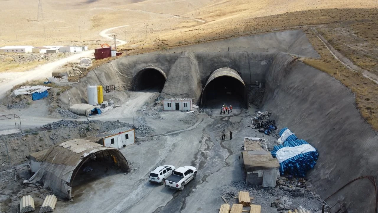 Güzeldere Tüneli cuma günü açılıyor!