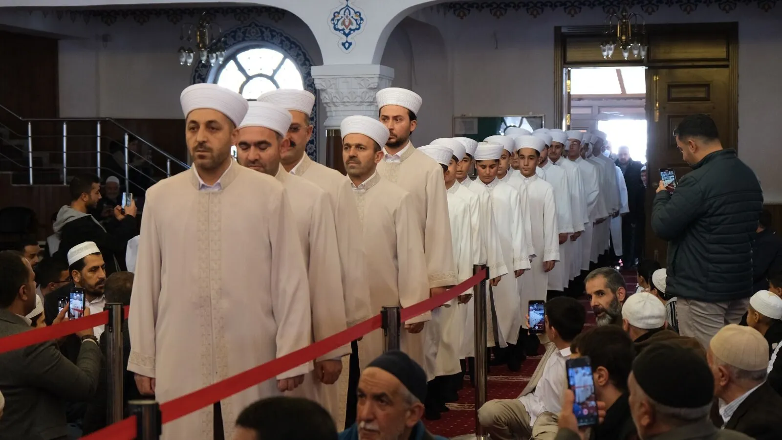 Van’da hafızlık icazet merasimi düzenlendi