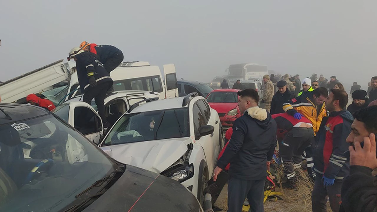 Van’daki kaza Türkiye gündeminde