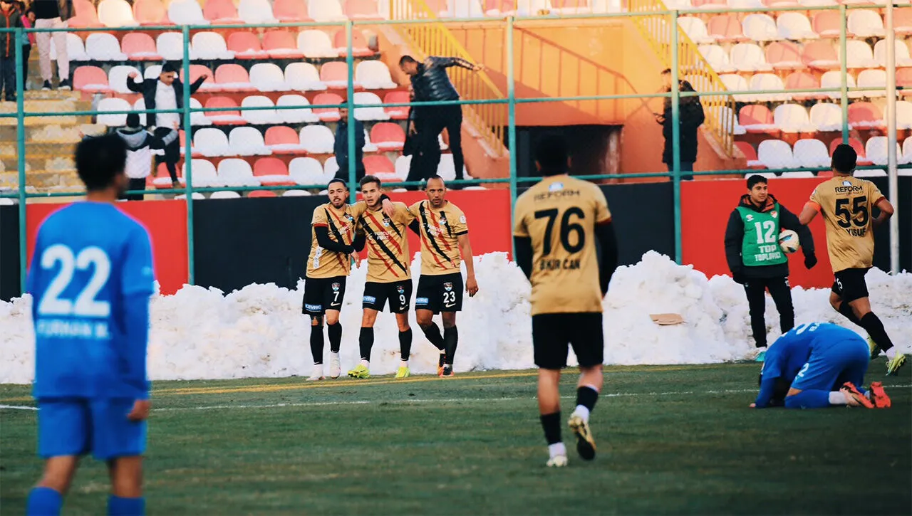 "Vanspor'un Zorlu Süreci: Şampiyonluk Hedefi ve İstikrarsız Performans"