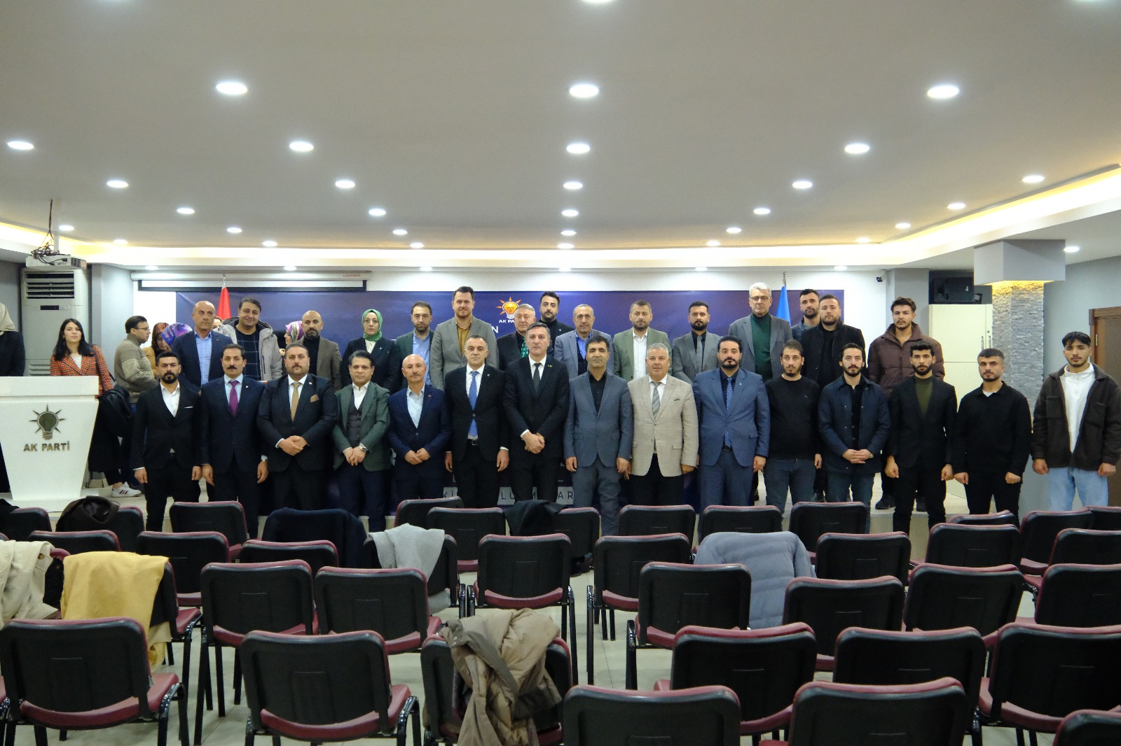 AK Parti Van İl Başkanlığında devir teslim töreni düzenlendi