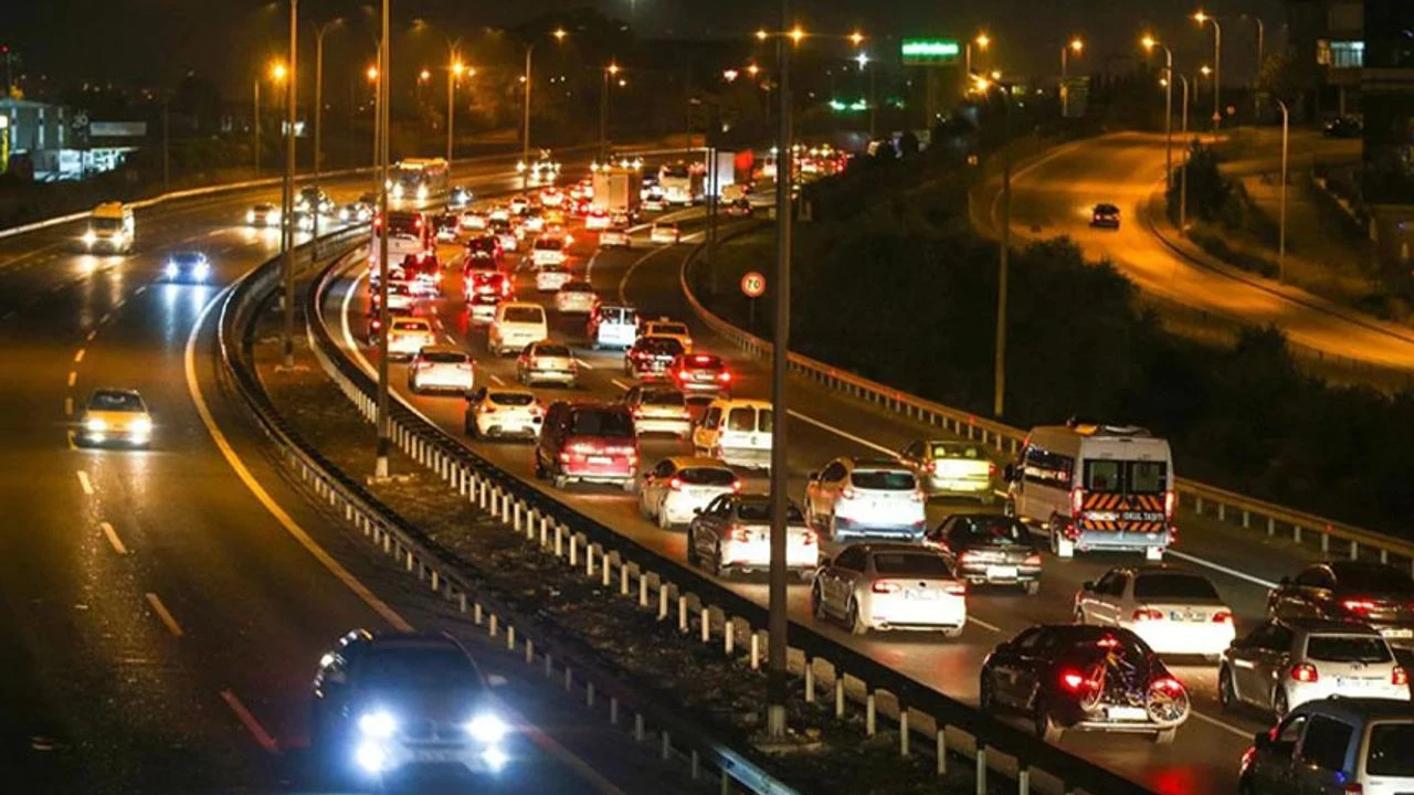 Gelir İdaresi'nden sürücülere uyarı: Sakın geçe bırakmayın