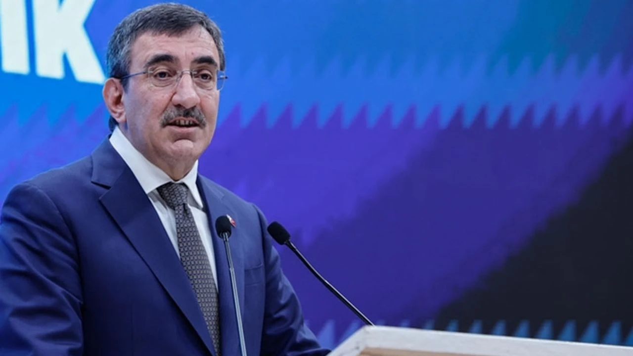 Cumhurbaşkanı Yardımcısı Yılmaz'dan asgari ücret açıklaması!