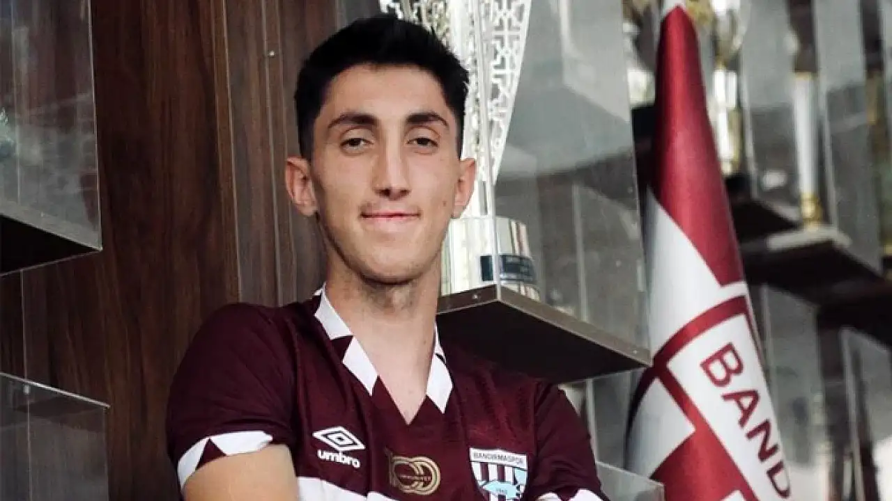 Vanspor Emre Batuhan Adıgüzel’i renklerine bağladı