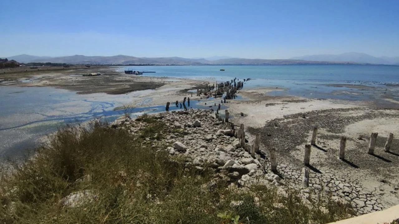 Van Gölü etrafındaki kar örüntüsünde azalma var!