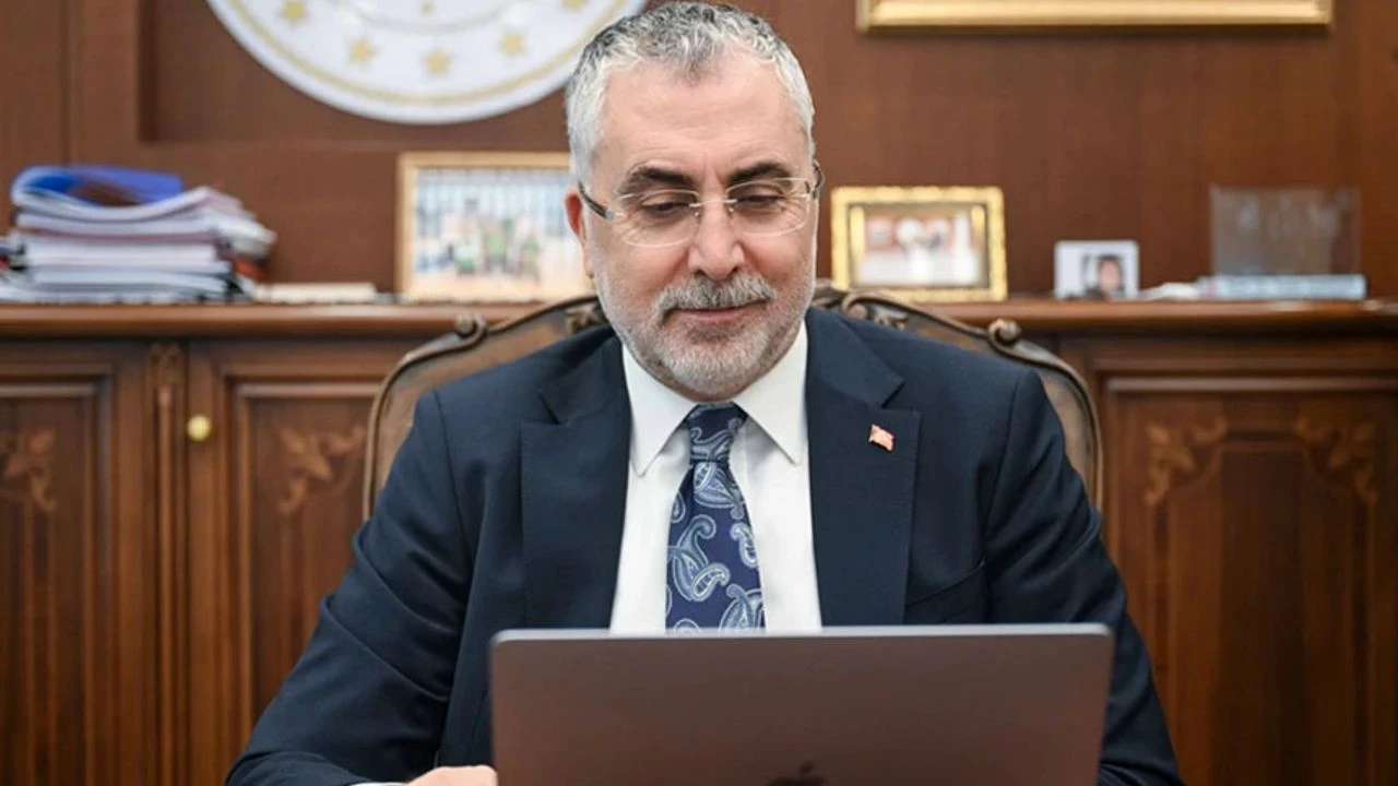 Vedat Işıkhan: İş gücüne katılım oranında tarihi zirveye ulaştık