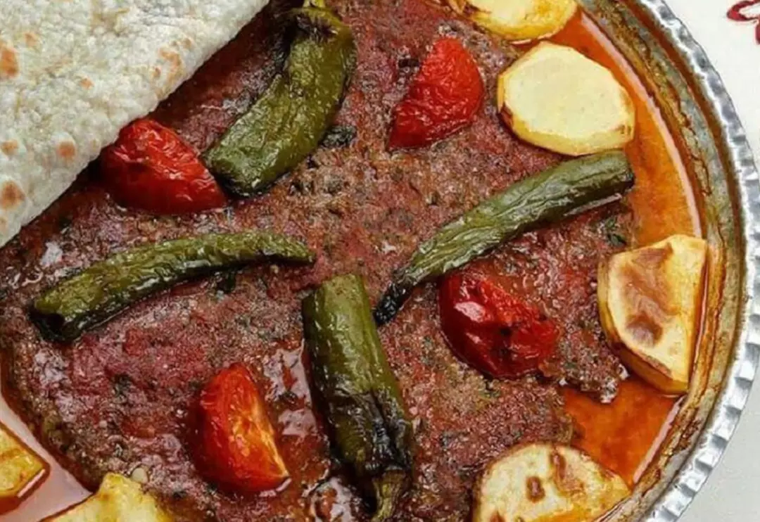 Hatay Usulü Tepsi Kebabı Tarifi – Pratik ve Lezzetli