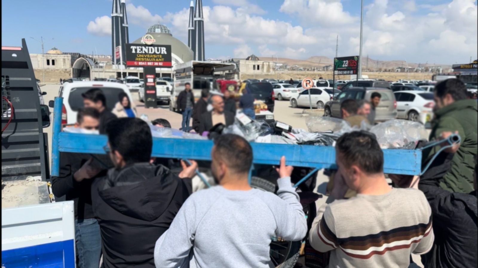 Van Büyükşehir Zabıtasından Seyyar Satıcılara Denetim! - Kare 6