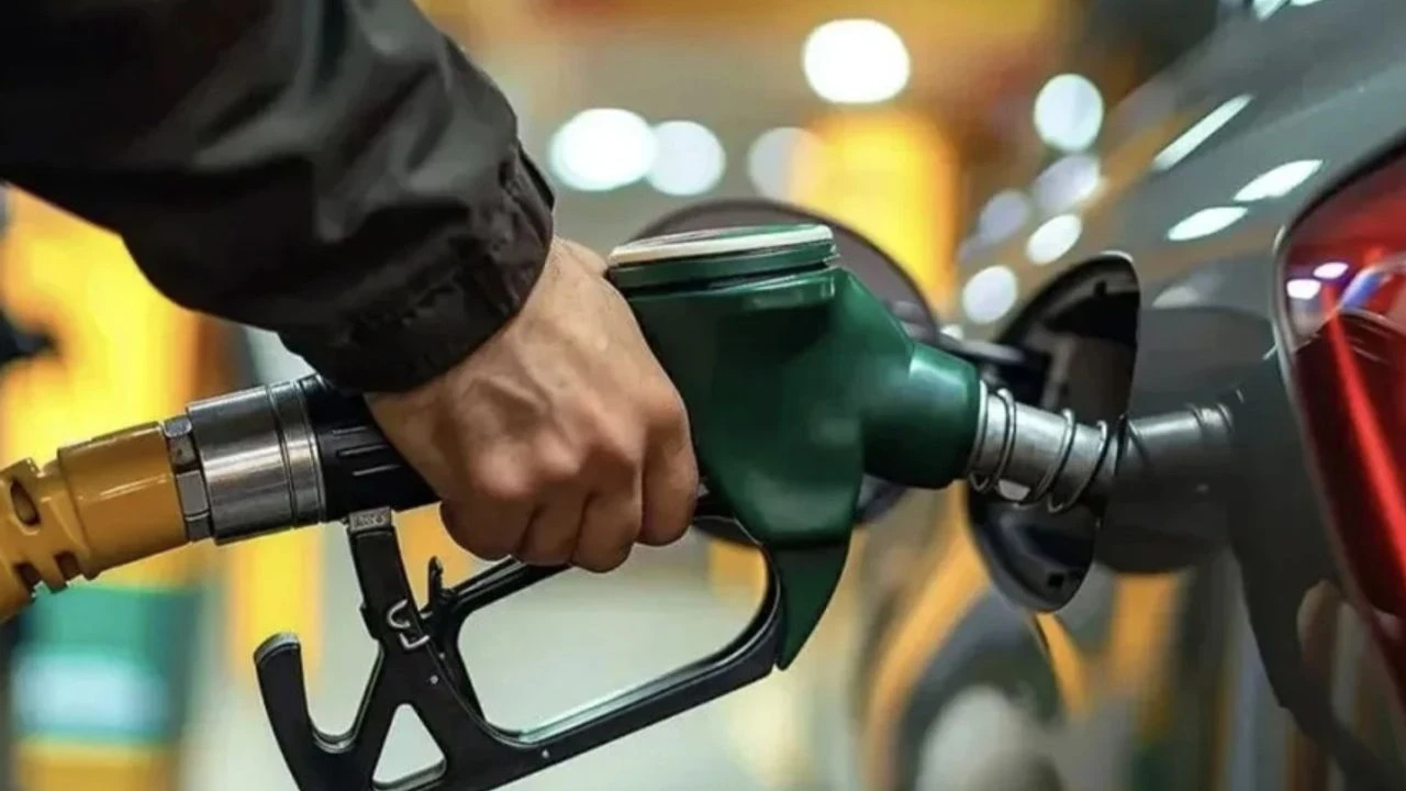 Benzin ve Motorin Fiyatları Tavan Yaptı: Litre 52 TL’ye Dayandı!