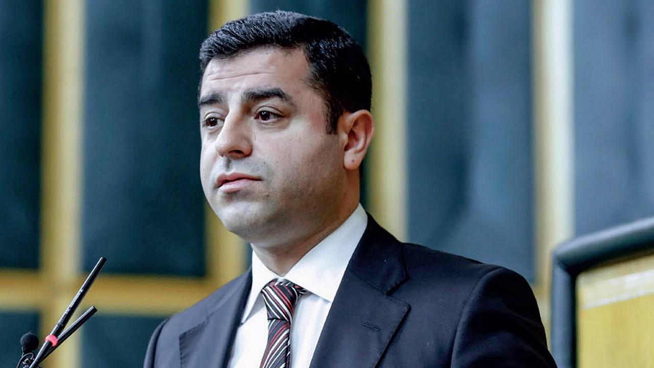 PKK’nın Fesih Kararı Sonrası Selahattin Demirtaş’tan İlk Mesaj