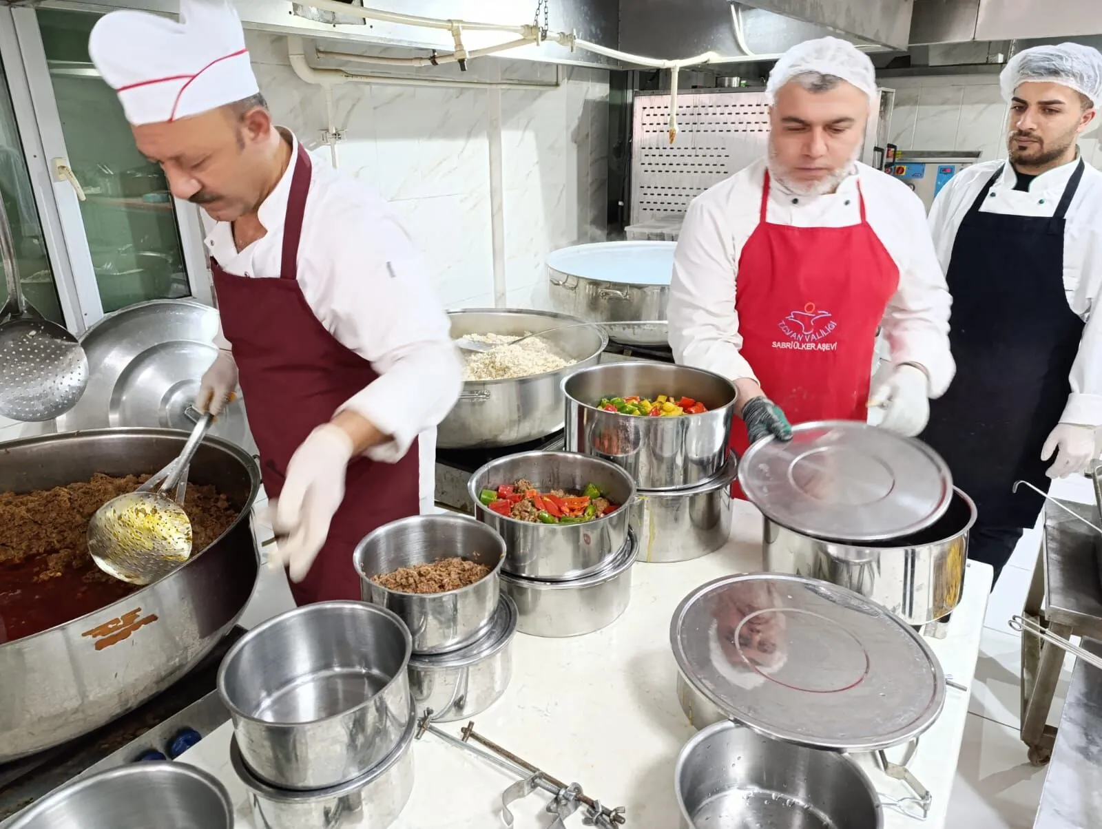 Van’da ihtiyaç sahiplerine iftar desteği