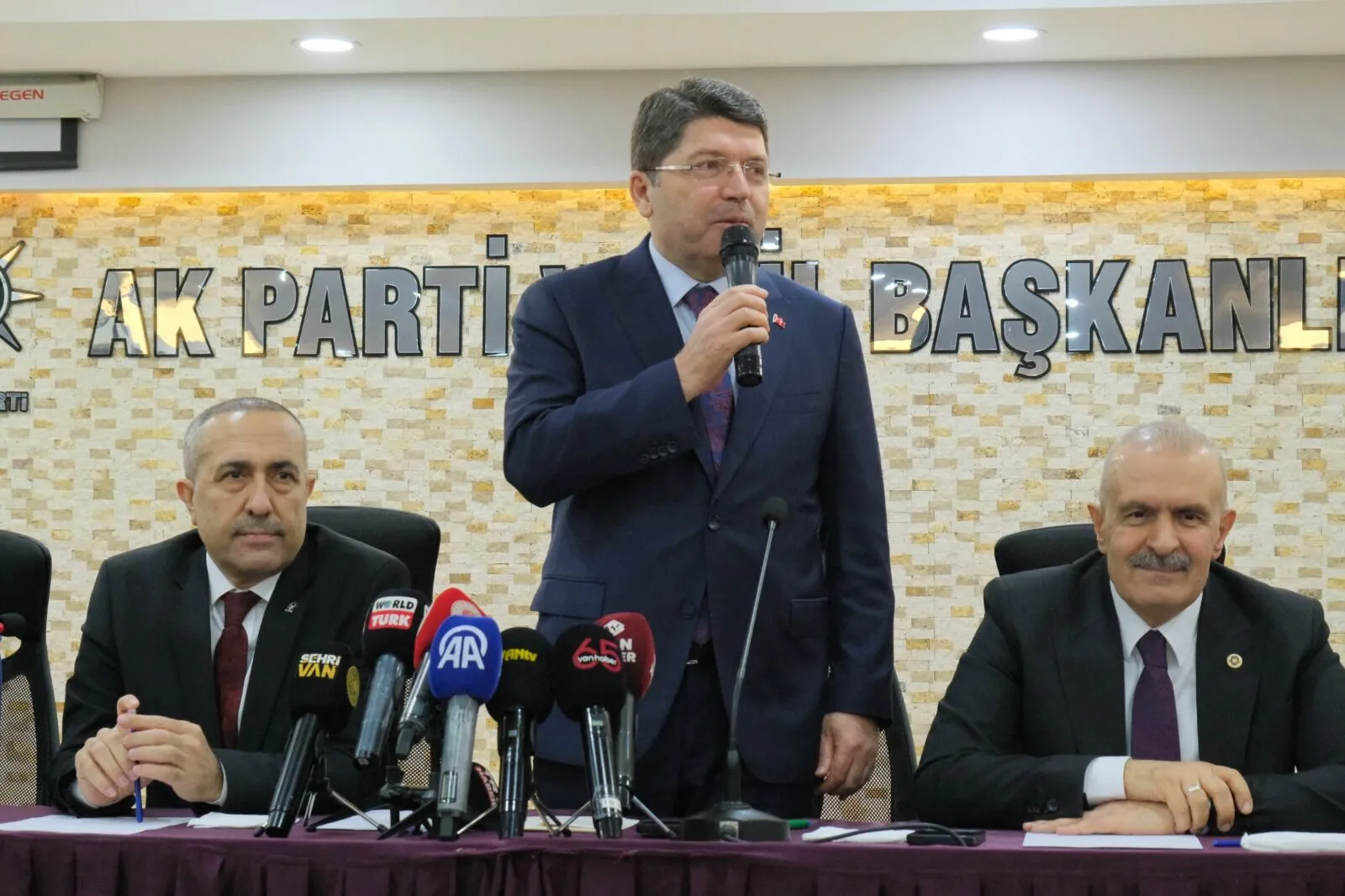 Adalet Bakanı Tunç’tan Van’da Gündeme Dair Kritik Mesajlar