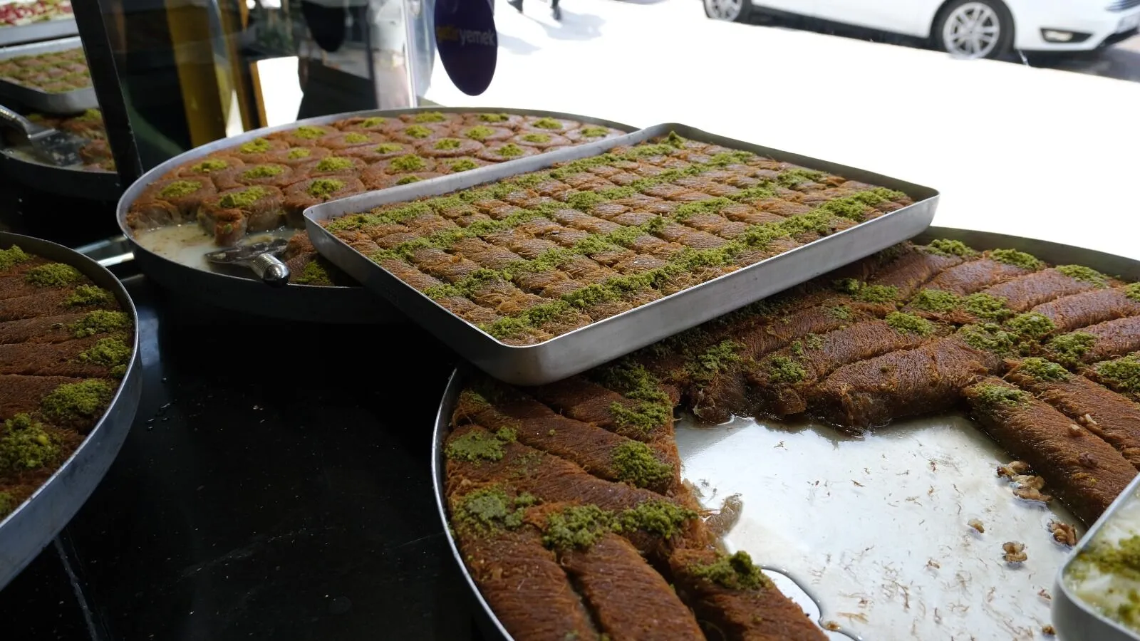 Van'da tatlı fiyatları ağızların tadını kaçırıyor!