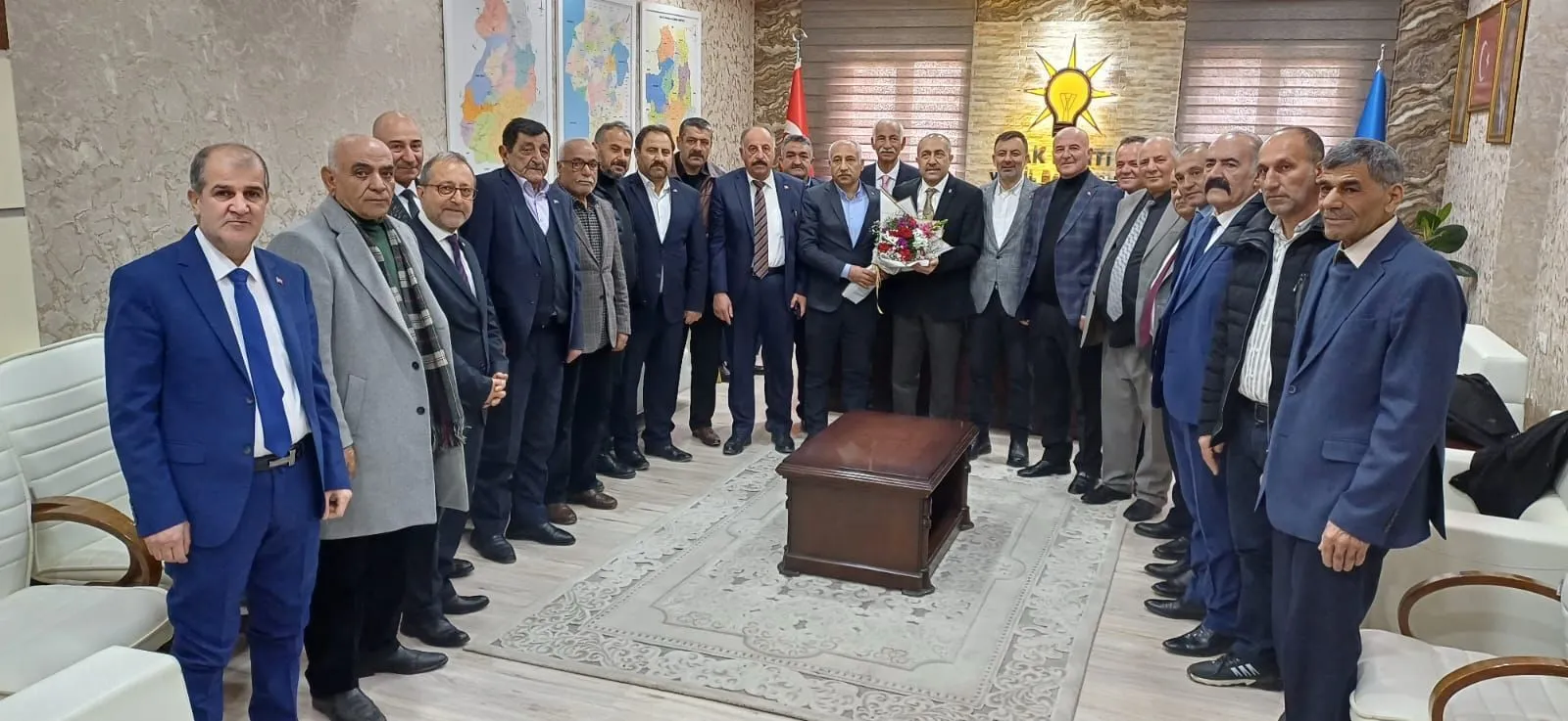 MHP’den AK Parti’ye Van’da ‘Hayırlı Olsun’ Ziyareti