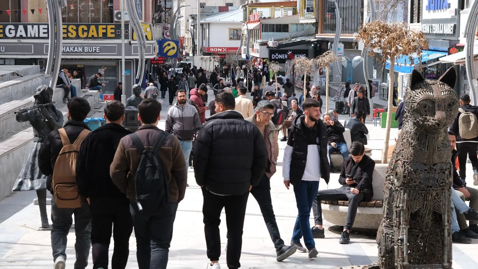 Van’da Bayram Alışverişi Hareketliliği