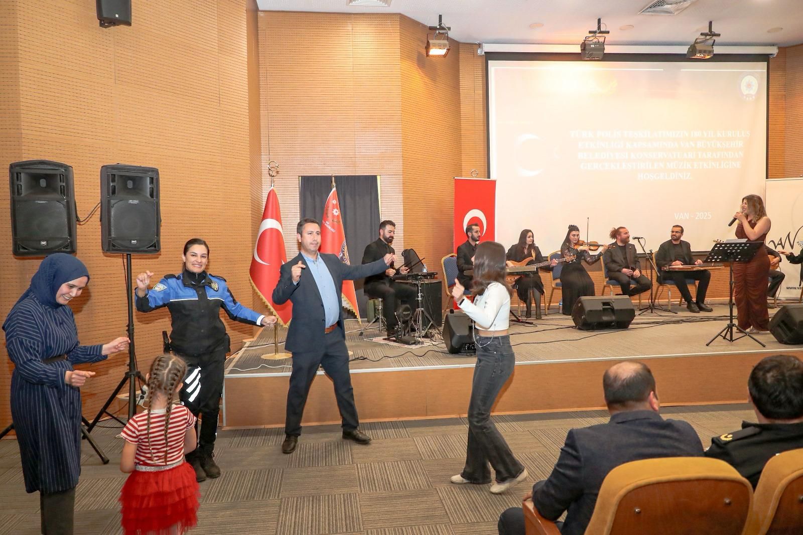 Polis Haftası Van'da Coşkuyla Kutlandı