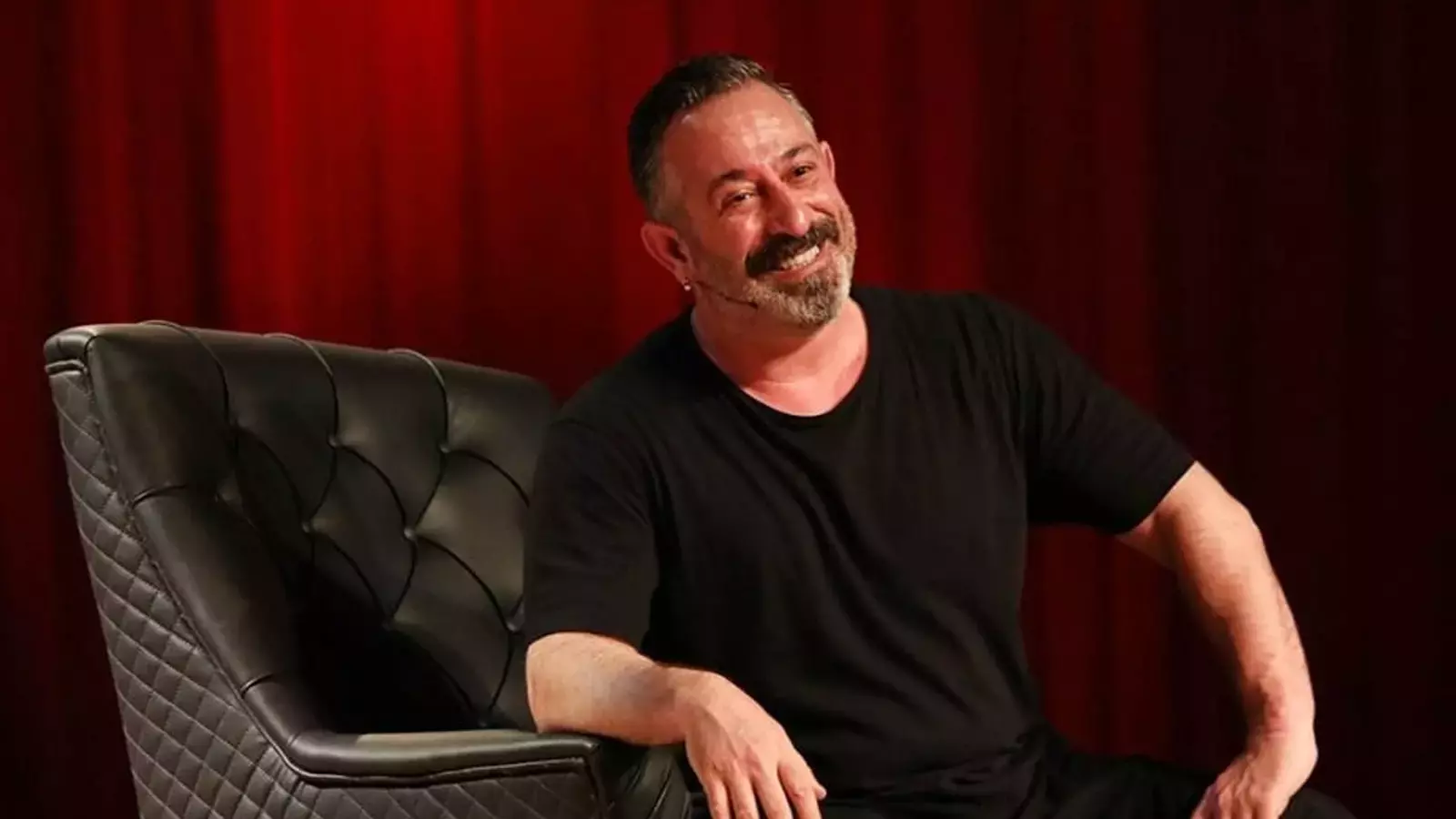 Cem Yılmaz Sosyal Medyaya Veda Etti: X Hesabını Kapattı