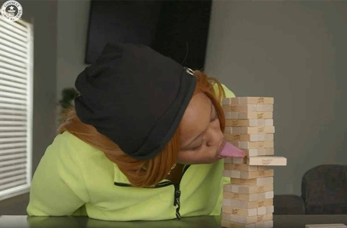 Dünyanın En Uzun Diline Sahip Kadın: Chanel L. Tapper