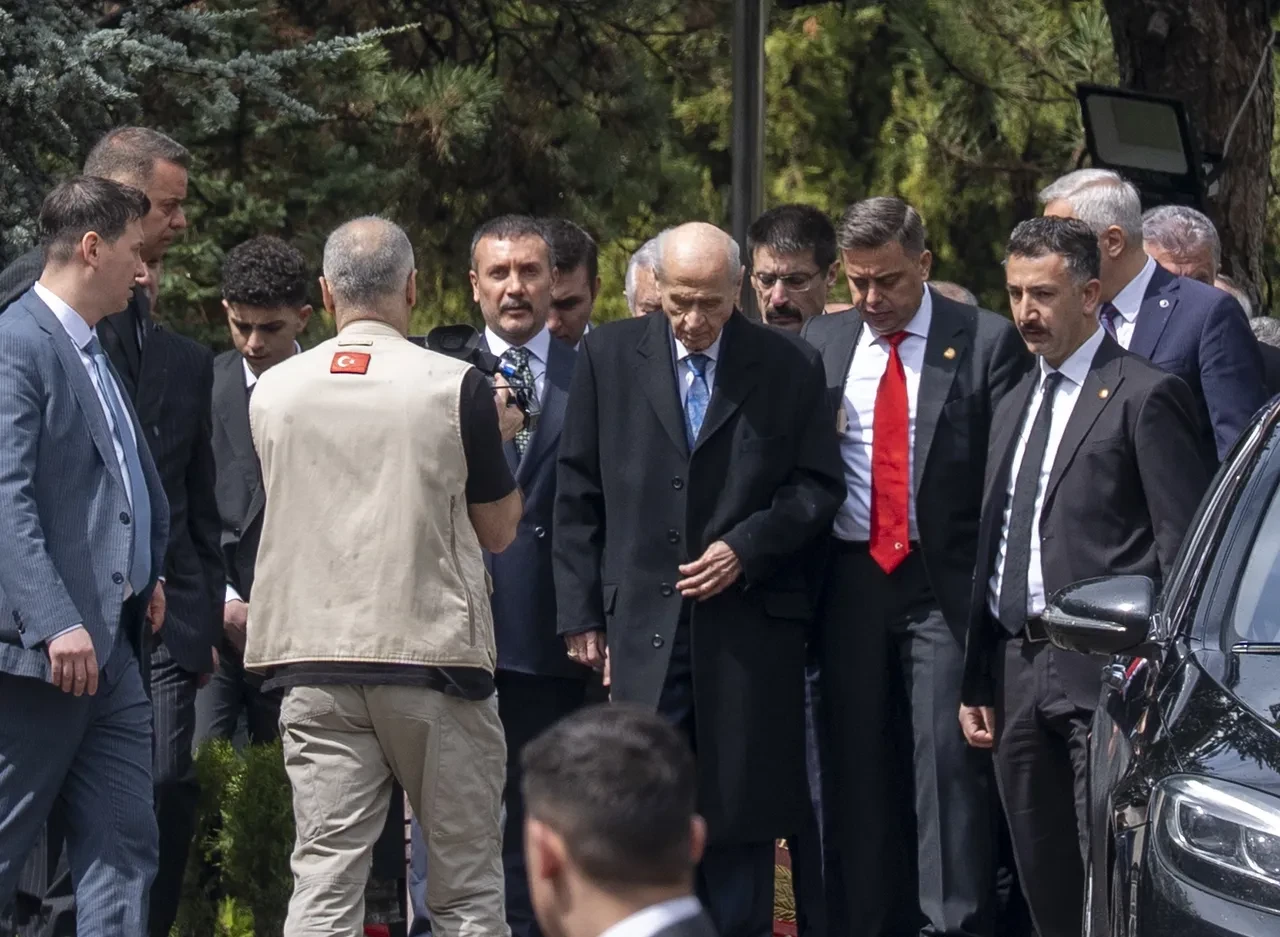 Devlet Bahçeli'nin Geçirdiği Ameliyat Sonrası İlk Görüntüsü: Sağlık Durumu Stabil