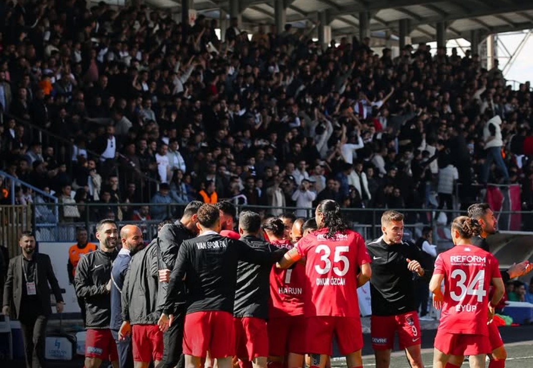 Vanspor, Bucaspor’u 4-0’la Geçti: Kötü Gidişata Son Verdi!