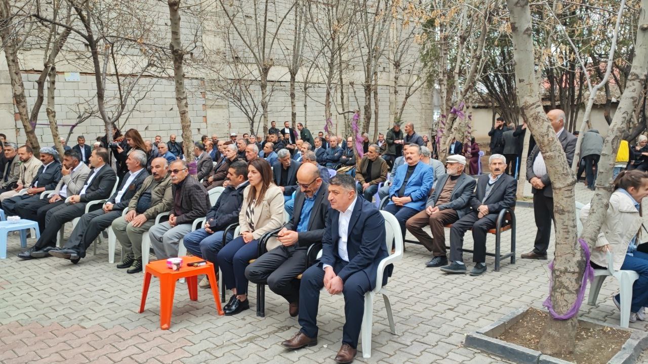 "DEM Parti Van İl Başkanlığı'ndan Bayramda Birlik ve Barış Mesajı"