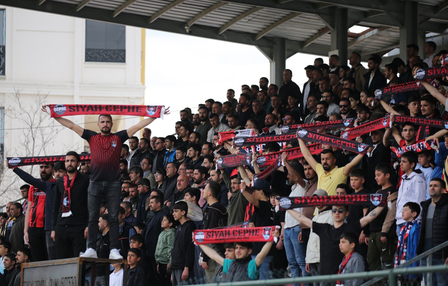 Kırmızı Grup’ta Zirve ve Düşme Hattında Büyük Heyecan!