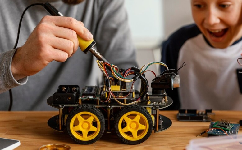 Robotik Kodlama Öğrenimine Hangi Yaşta Başlanmalı? Uzman Görüşleri