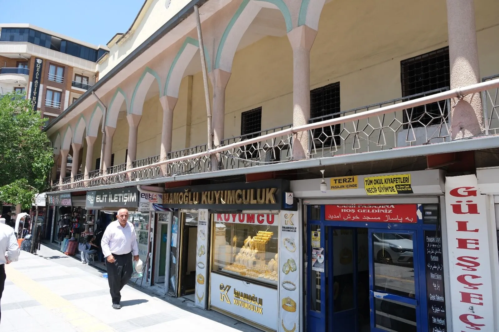 Van’da Hz. Ömer Camii Yenileniyor, Esnaf Mağdur