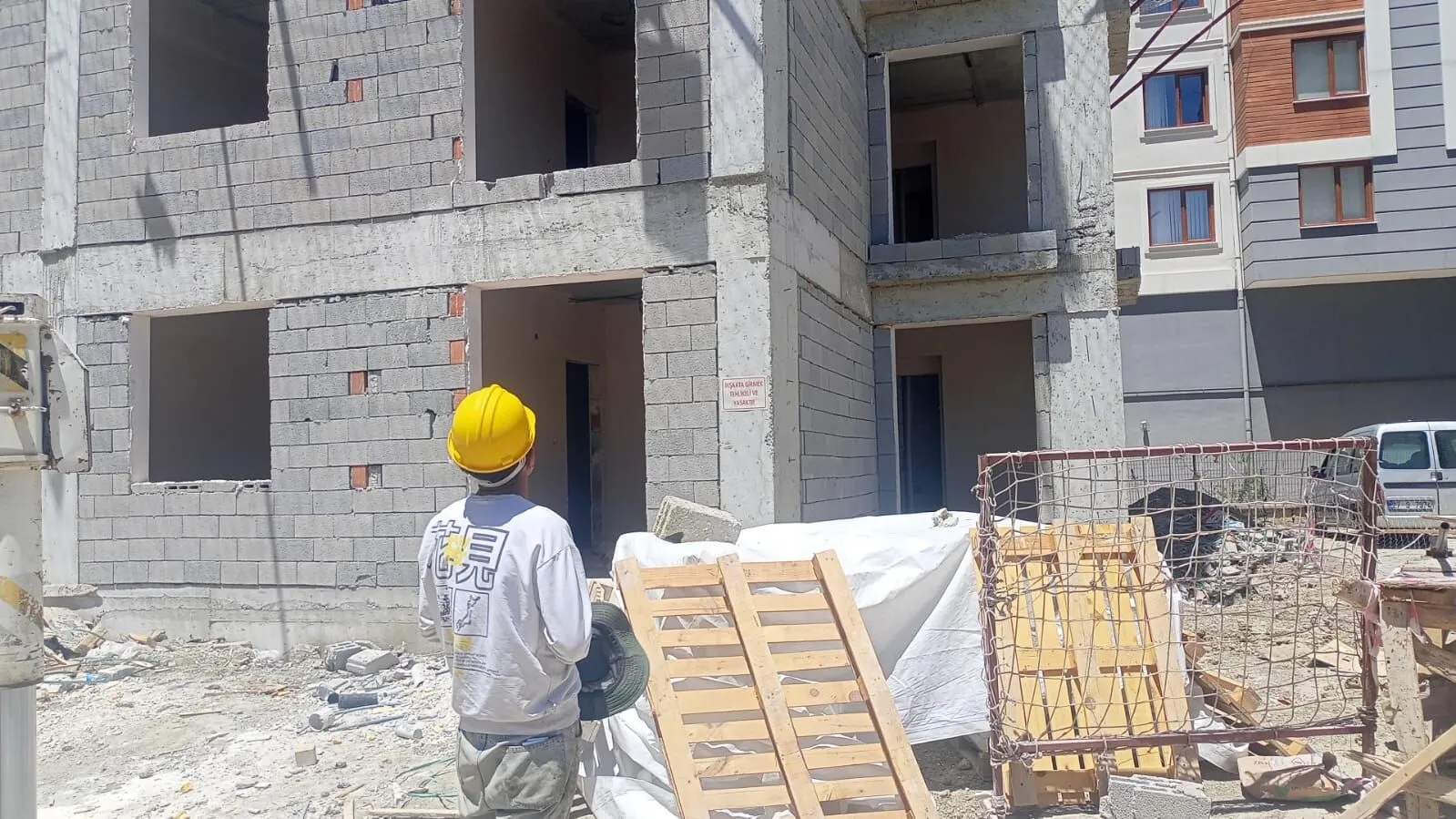 Vanlı Gençlerin İnşaat Kabusu: Uzmanından Kritik Uyarılar