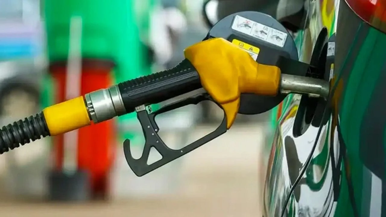 Motorinde Büyük İndirim Yolda: Pompada Gülen Yüzler!