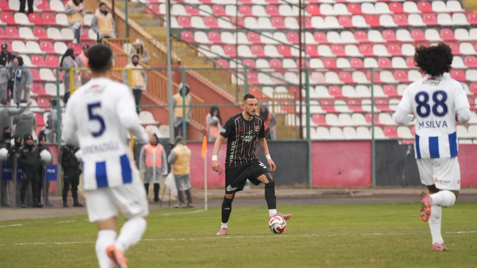 Vanspor Sarıyerspor Maç Fotoğrafları - Kare 10