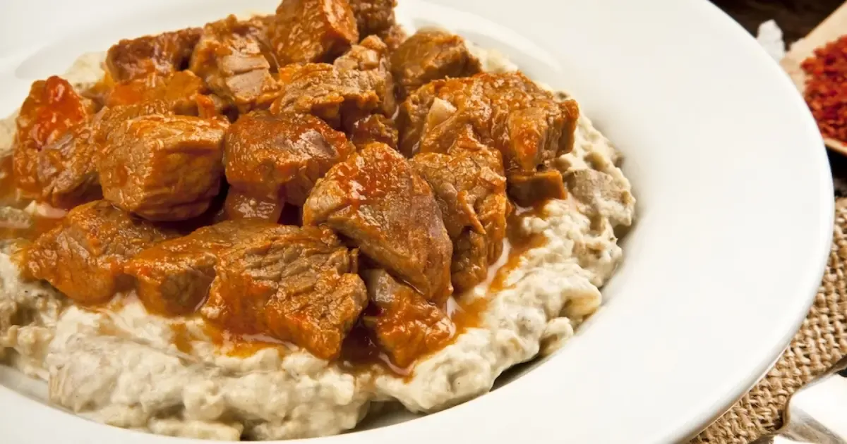 Osmanlı Sofralarının İhtişamı: Hünkar Beğendi Tarifi ve Püf Noktaları